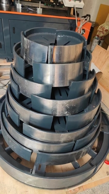 Máquina automática de fabricação de flanges para ventiladores axiais